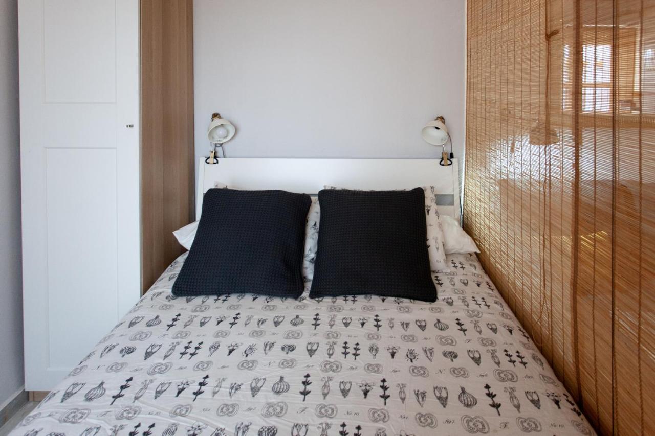Pikis Apartment Center 1 Seville Exterior photo